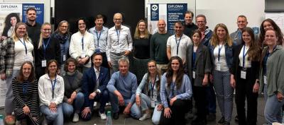Gruppenbild der Teilnehmer:innen des Symposiums