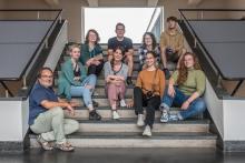 Die Studiengruppe Craft Design bei der Exkursion auf der Bauhaus-Treppe in Dessau